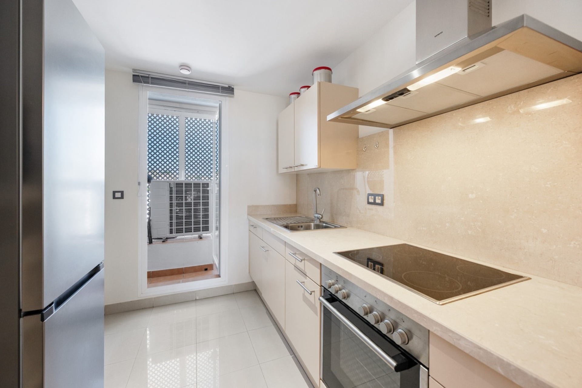 Resale - apartment - Estepona - Estepona Centro