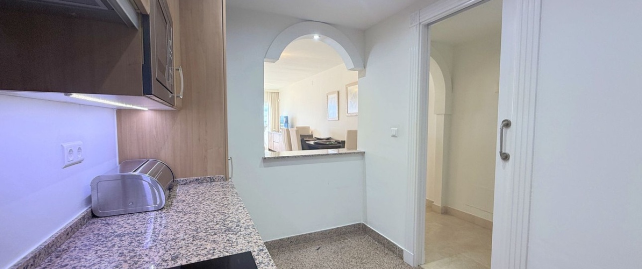 Resale - apartment - Estepona - Estepona Centro