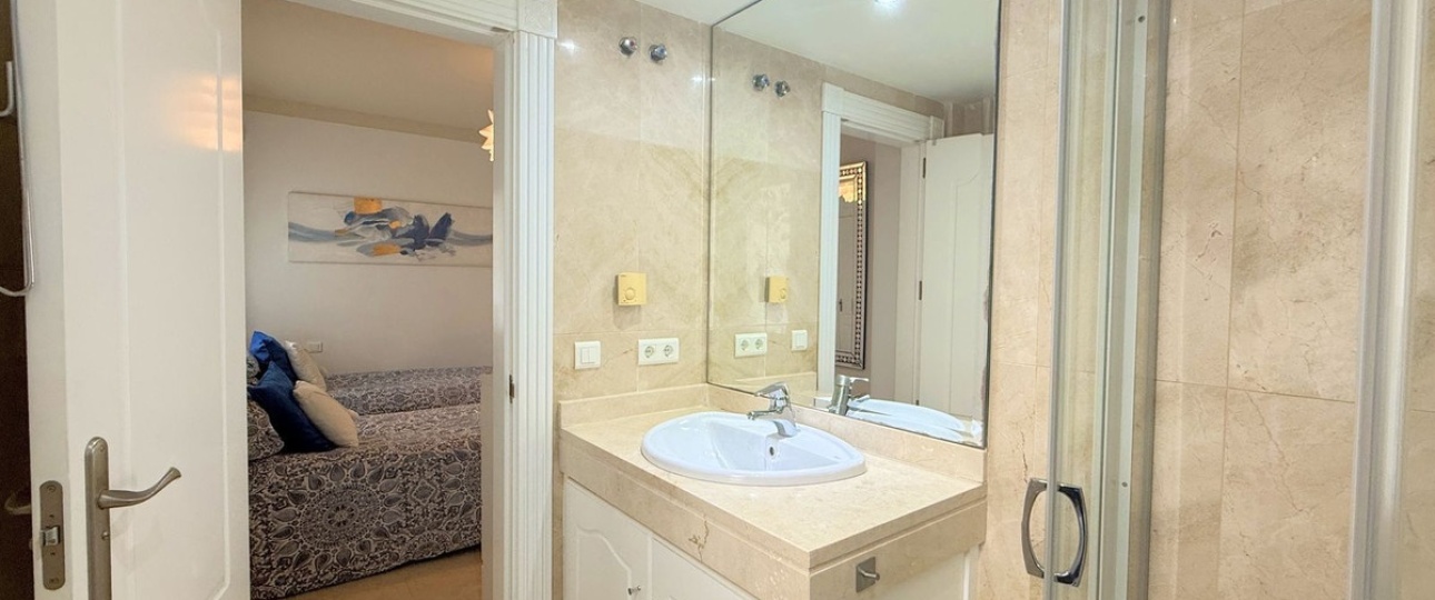 Resale - apartment - Estepona - Estepona Centro