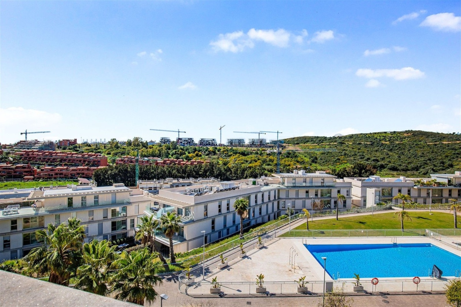 Resale - apartment - Estepona - Estepona Centro