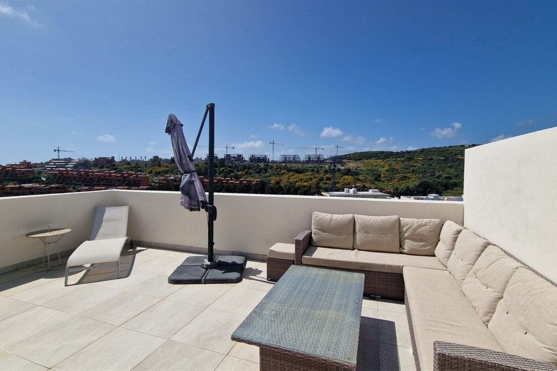 Resale - apartment - Estepona - Estepona Centro