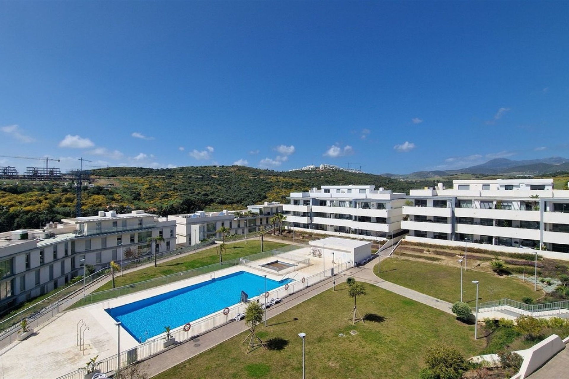 Resale - apartment - Estepona - Estepona Centro