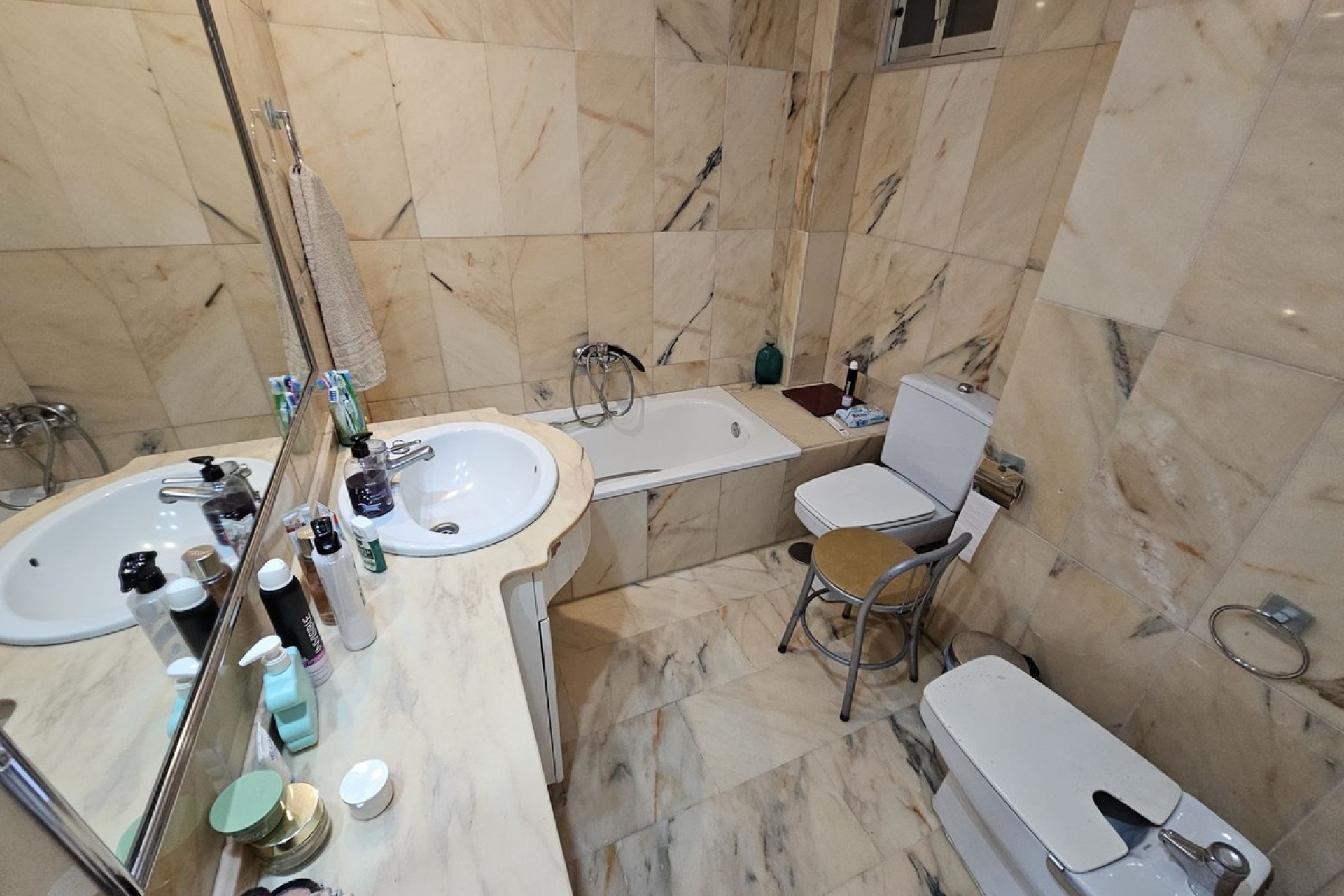 Resale - apartment - Estepona - Estepona Centro