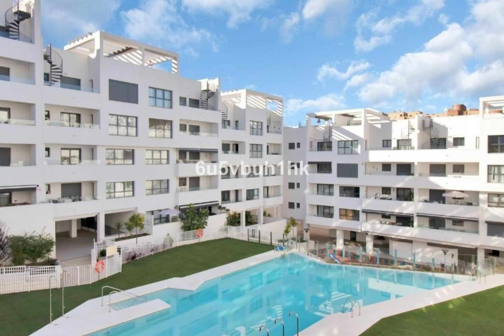 Resale - apartment - Estepona - Estepona Centro