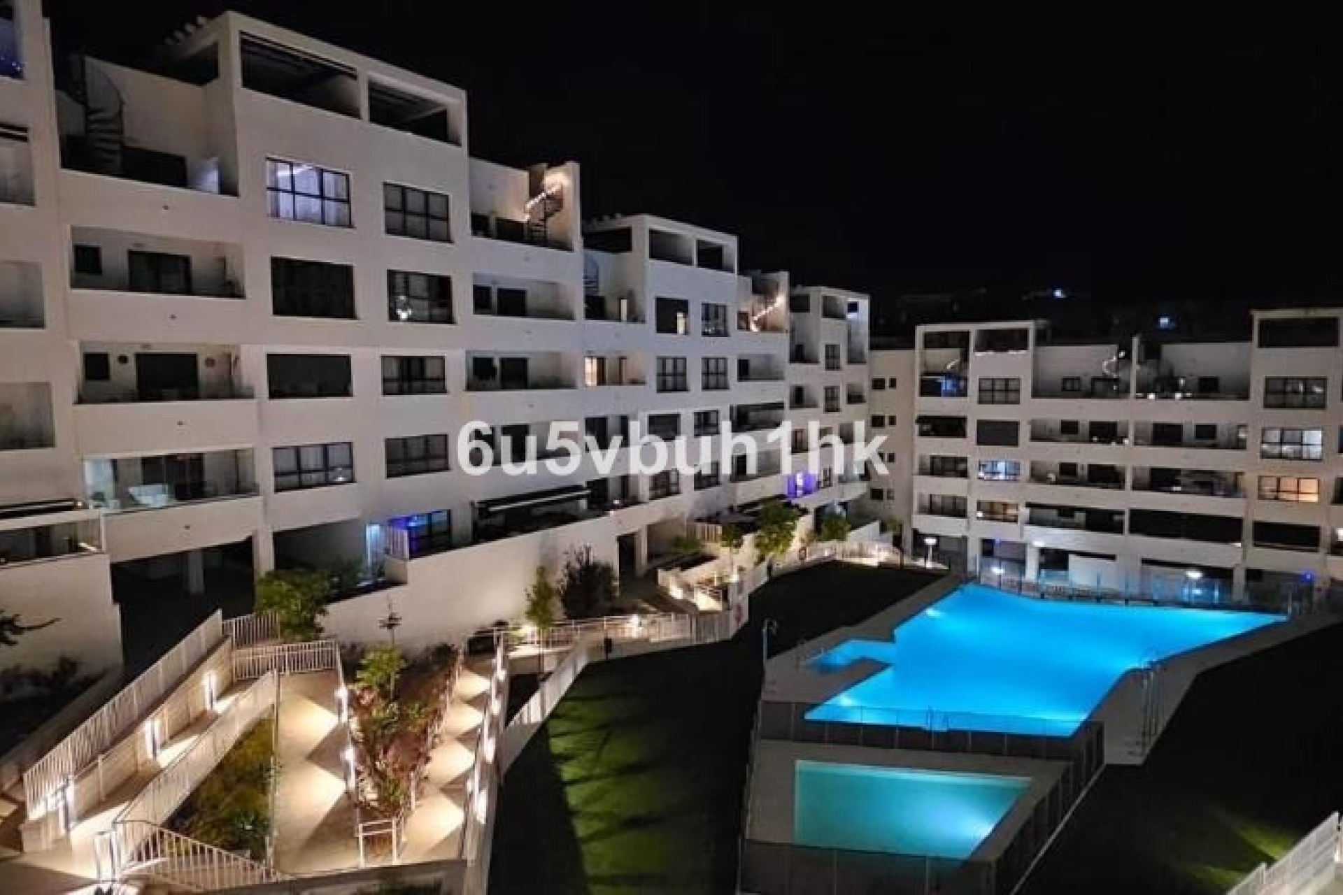 Resale - apartment - Estepona - Estepona Centro