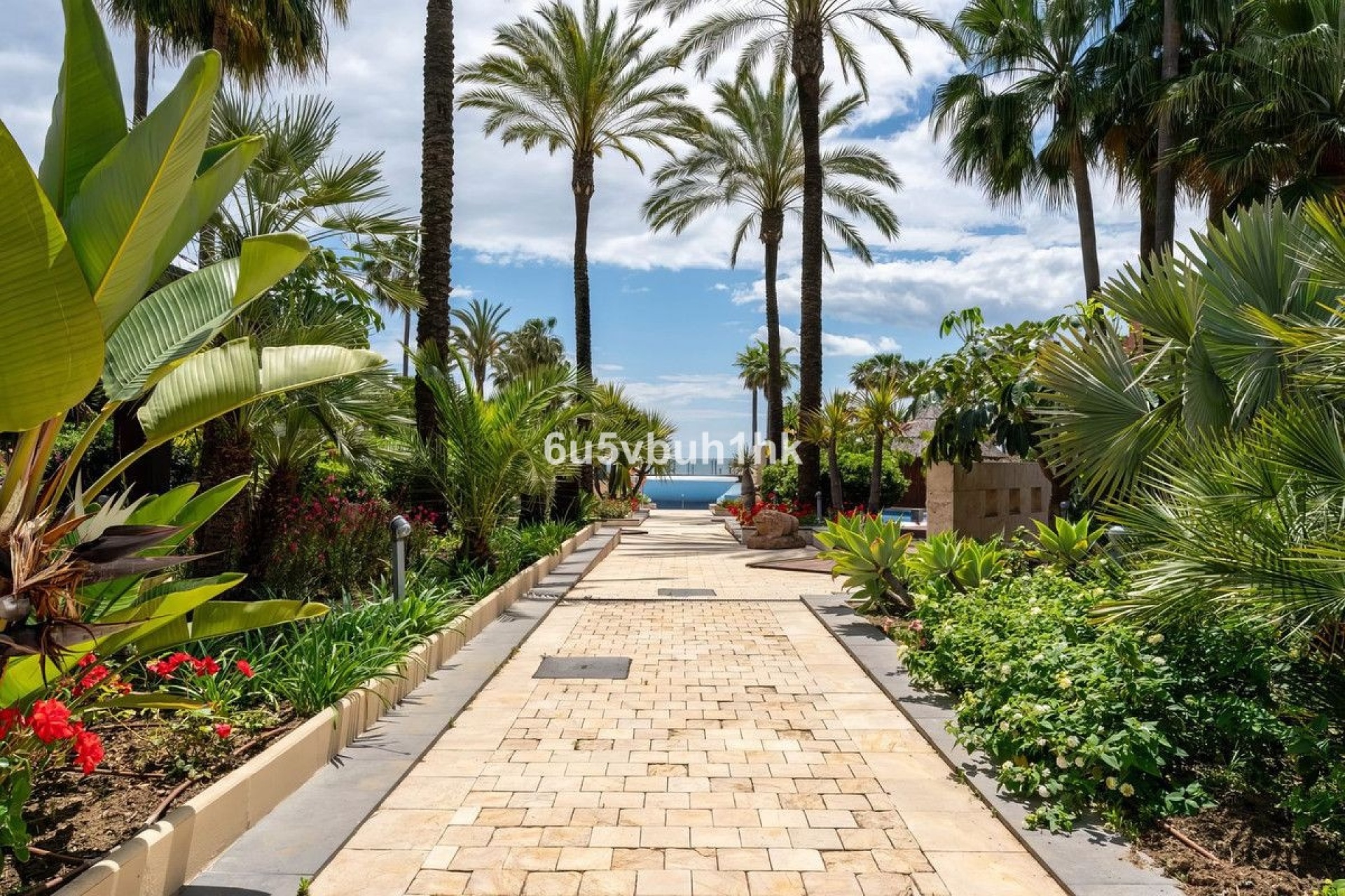 Resale - apartment - Estepona - Estepona Centro