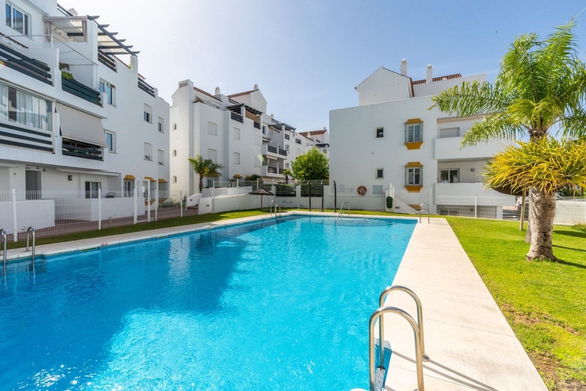 Resale - apartment - Estepona - Estepona Centro