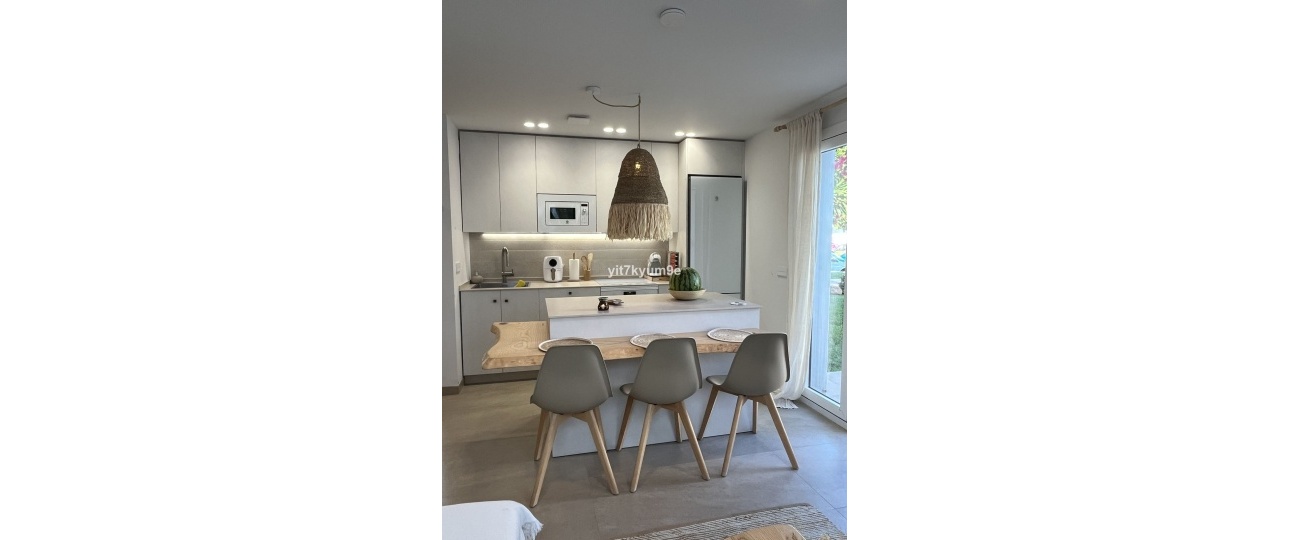 Resale - apartment - Estepona - Estepona Centro