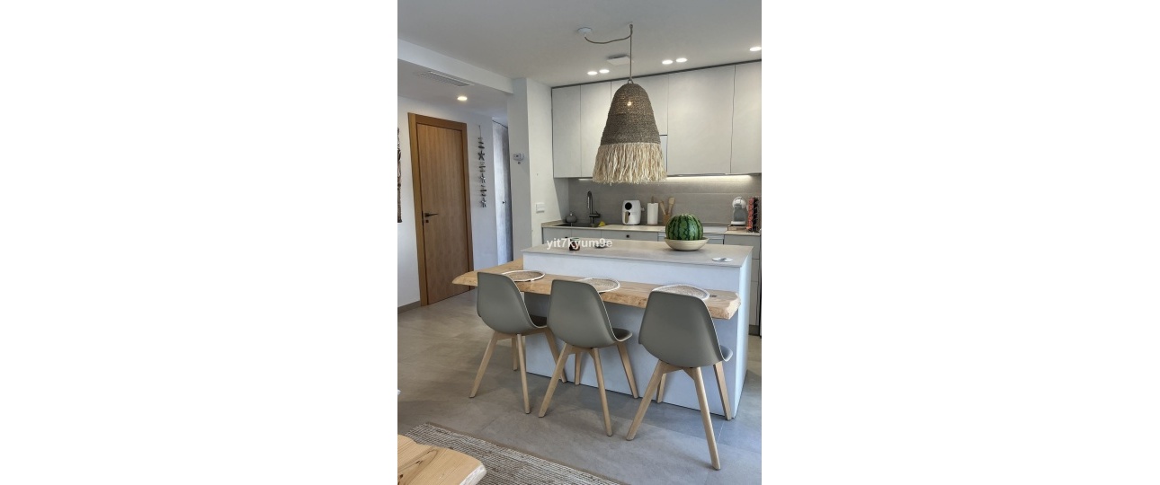 Resale - apartment - Estepona - Estepona Centro