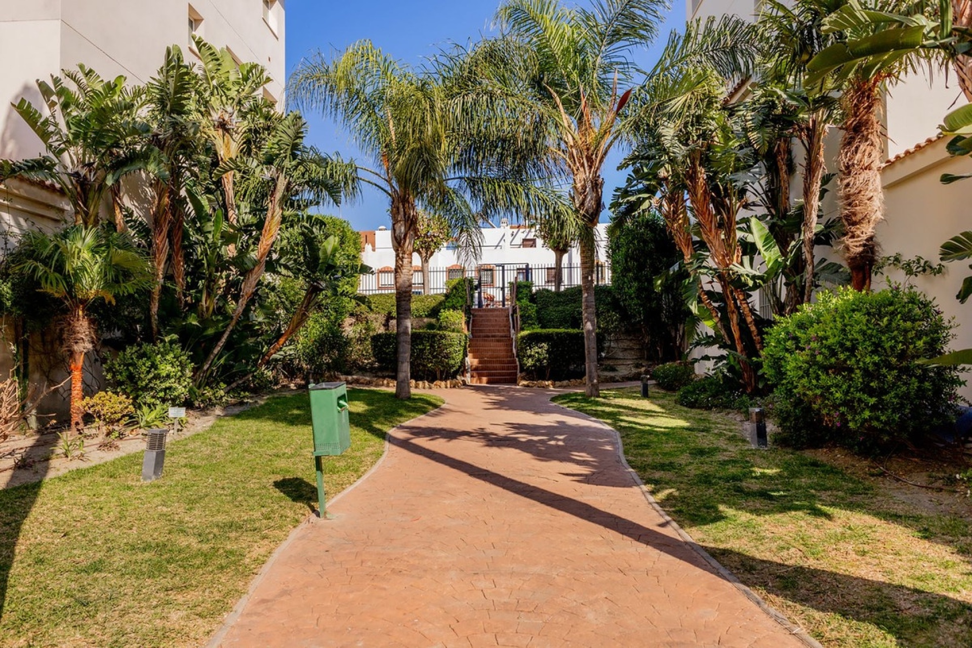Resale - apartment - Estepona - Estepona Centro