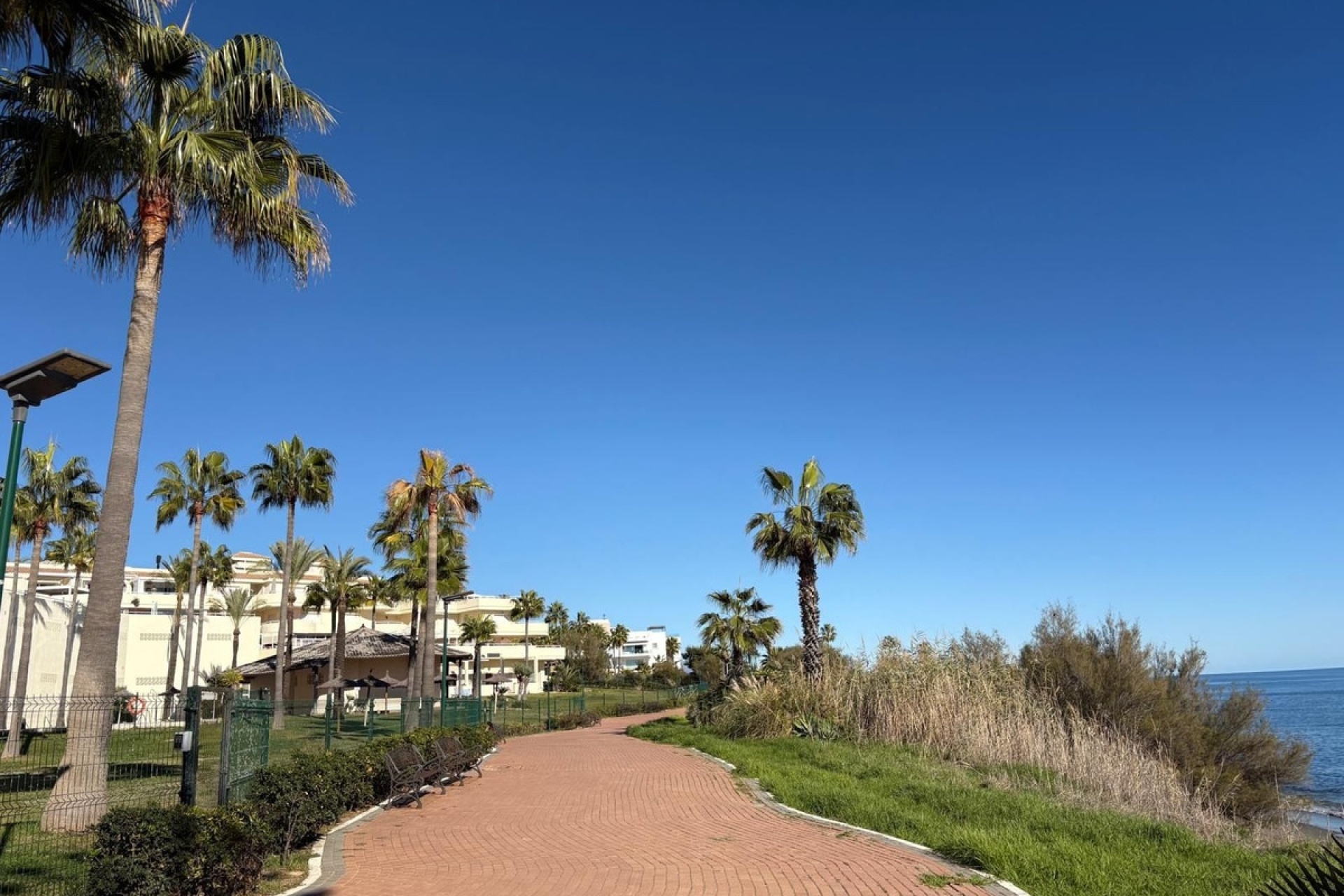 Resale - apartment - Estepona - Estepona Centro