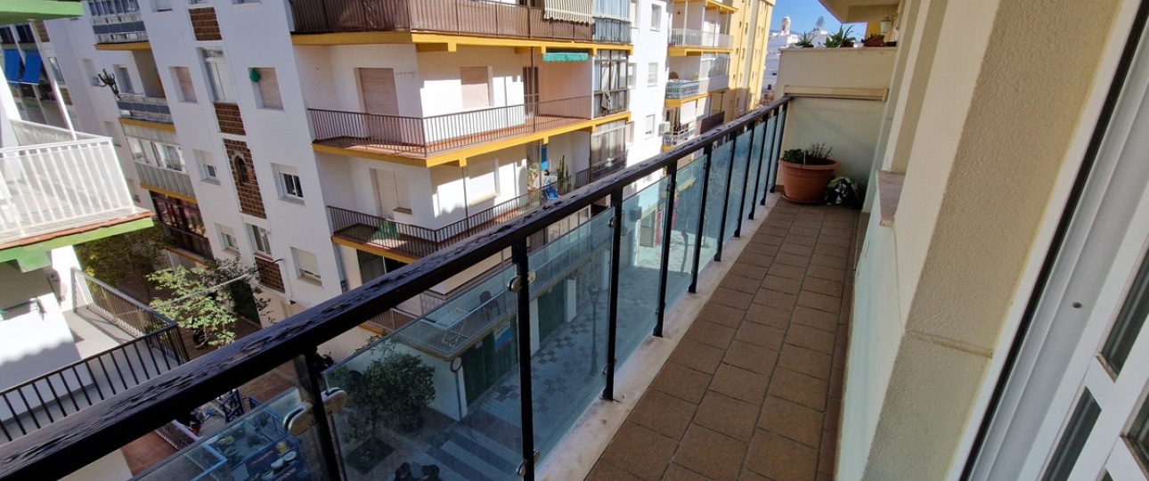 Resale - apartment - Estepona - Estepona Centro
