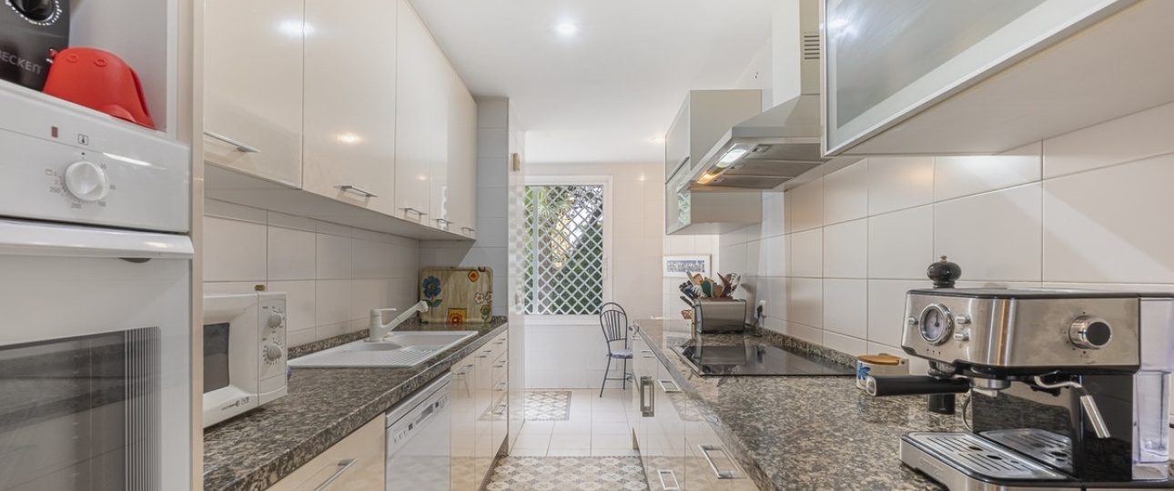 Resale - apartment - Estepona - Estepona Centro