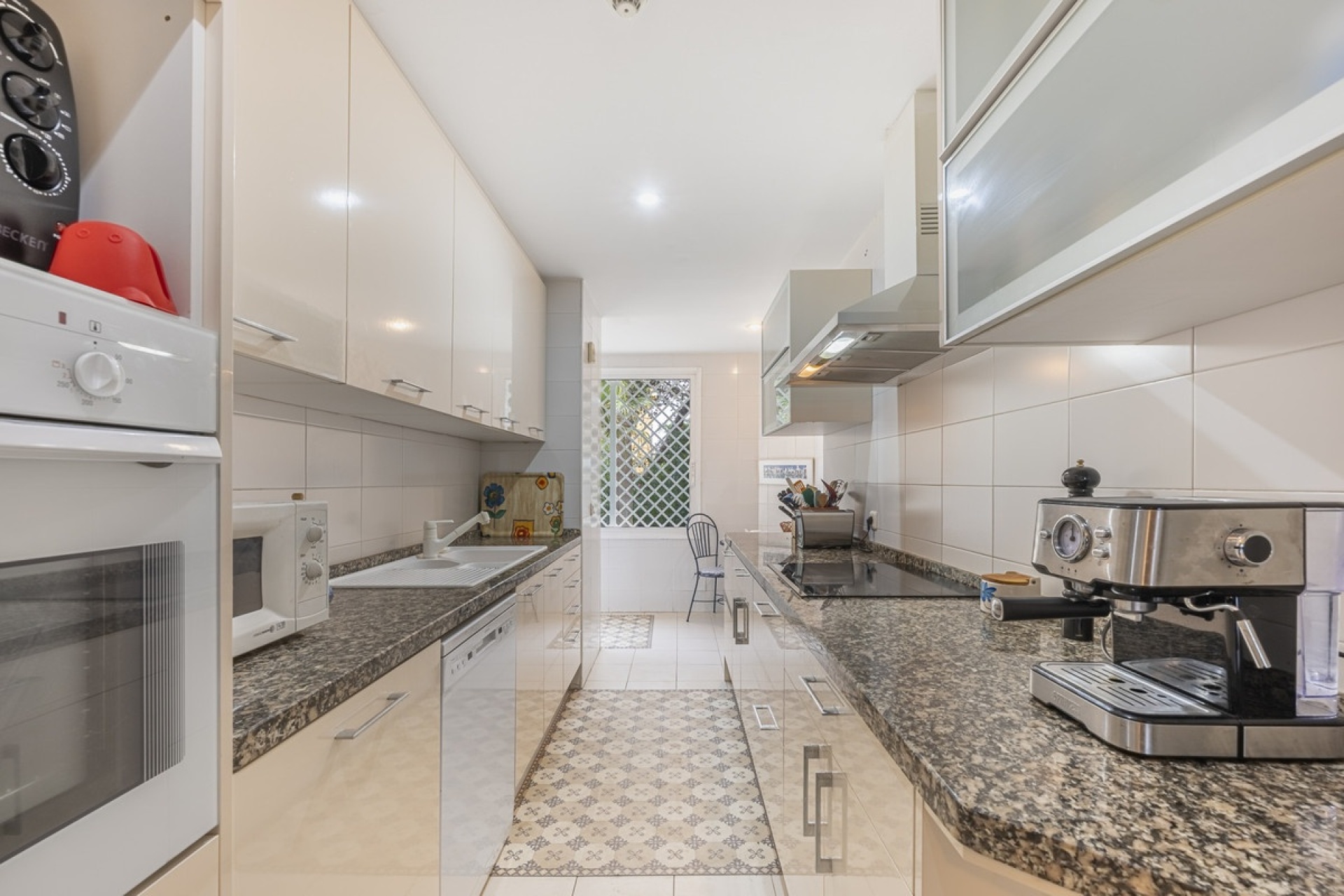 Resale - apartment - Estepona - Estepona Centro