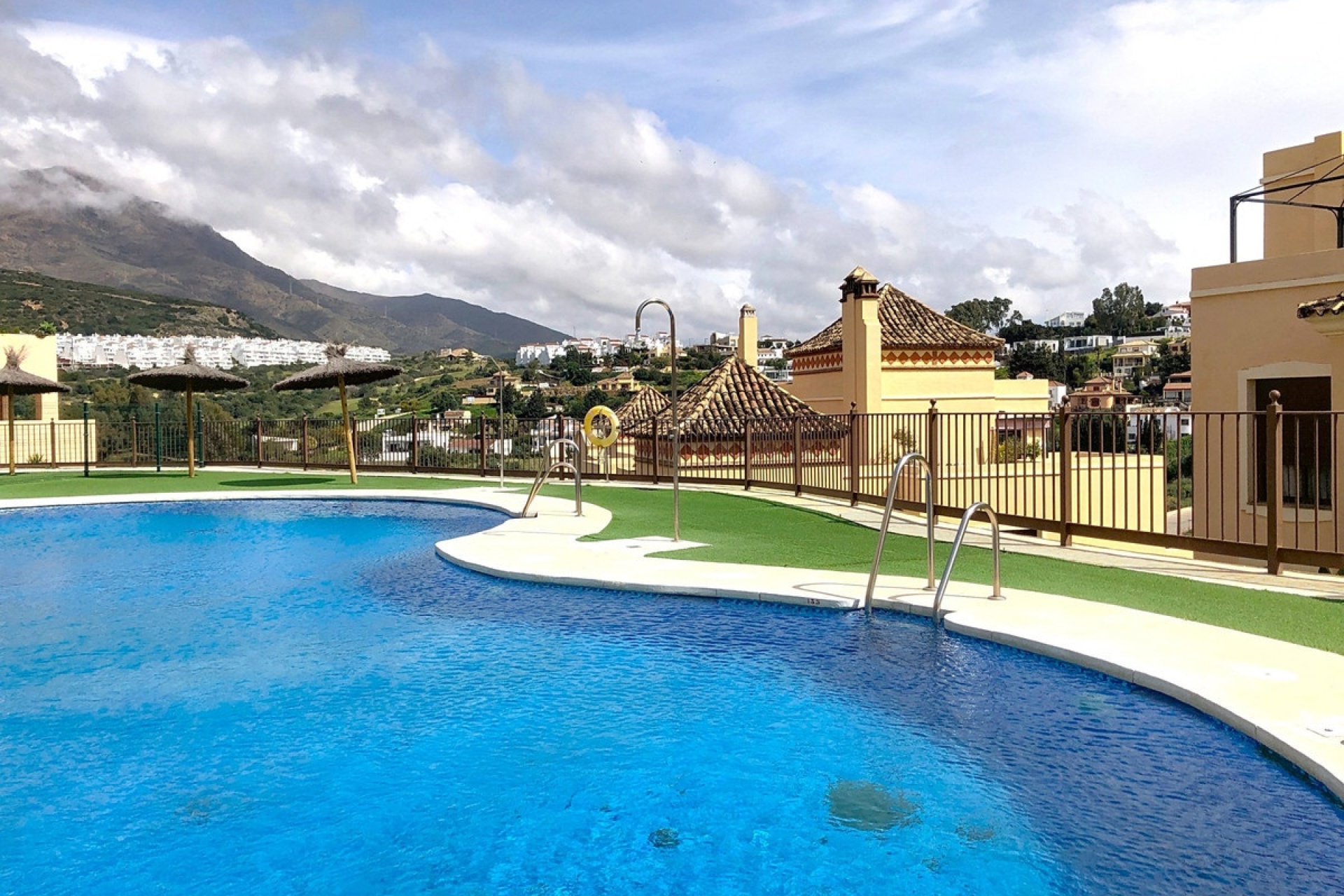 Resale - apartment - Estepona - Estepona Centro