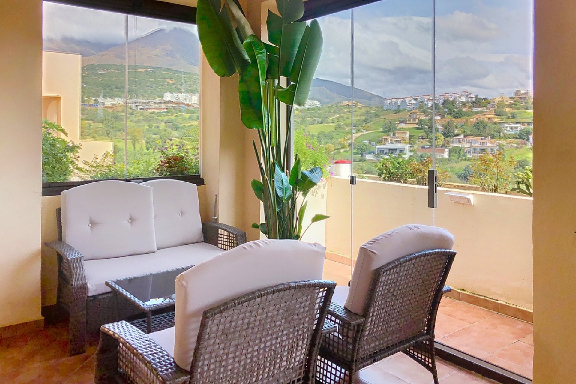 Resale - apartment - Estepona - Estepona Centro