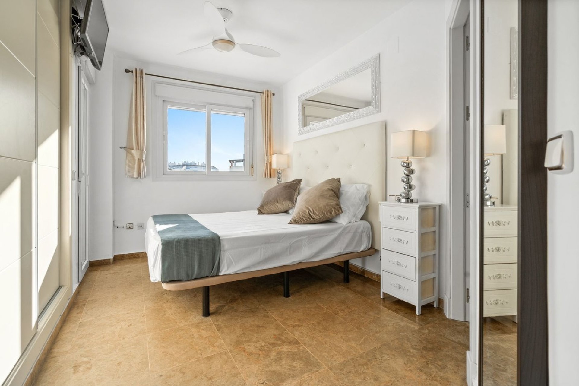 Resale - apartment - Estepona - Estepona Centro
