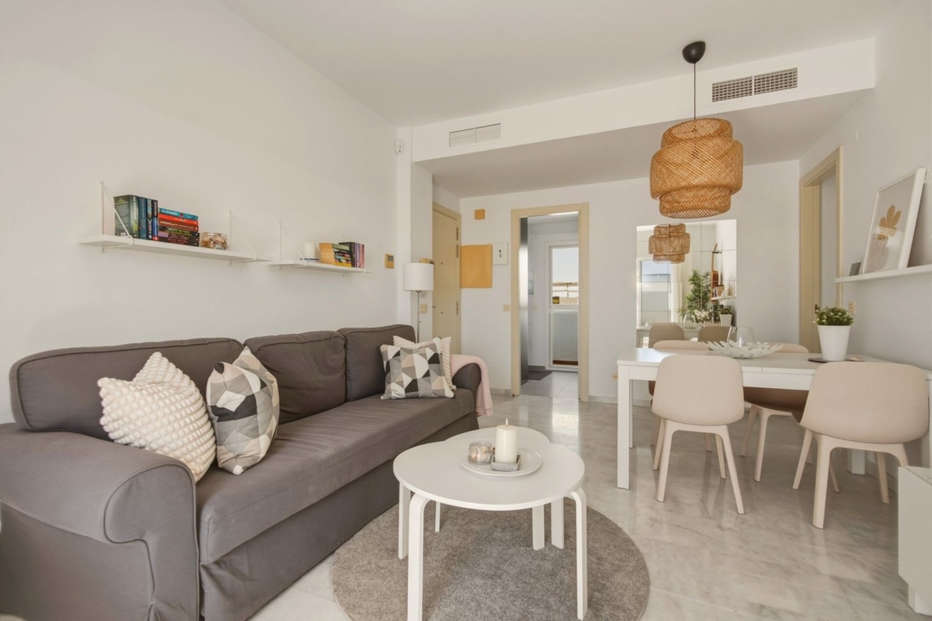 Resale - apartment - Estepona - Estepona Centro