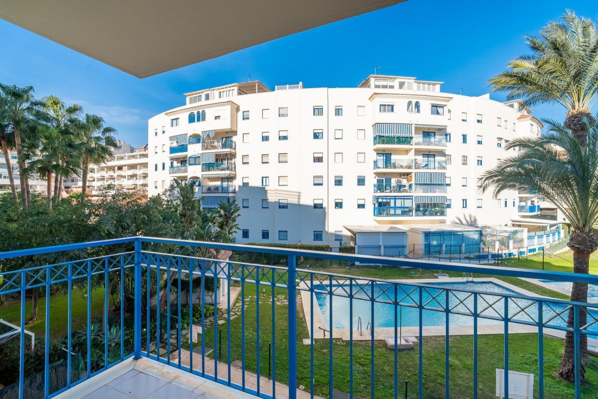 Resale - apartment - Estepona - Estepona Centro