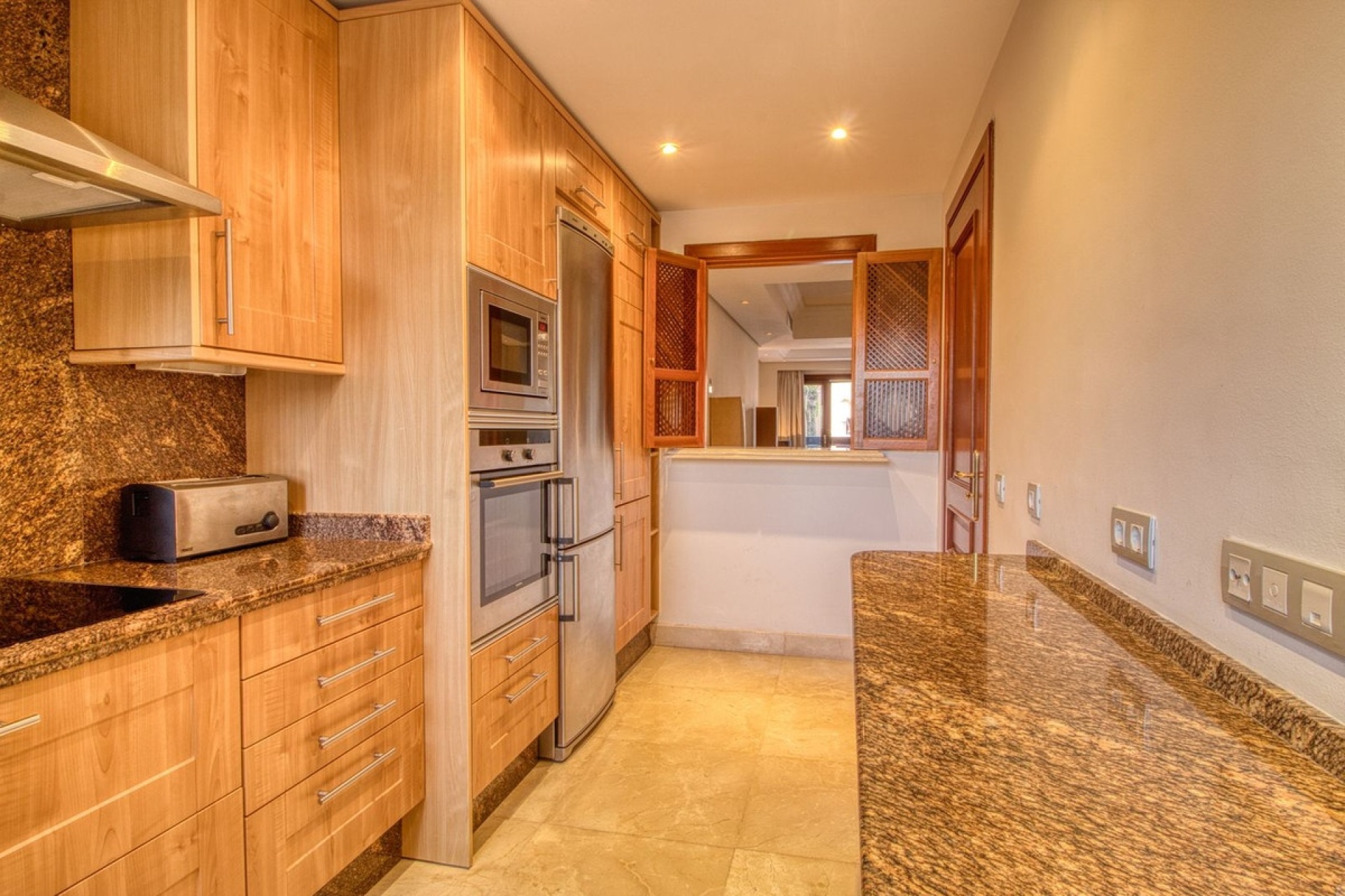 Resale - apartment - Estepona - Estepona Centro