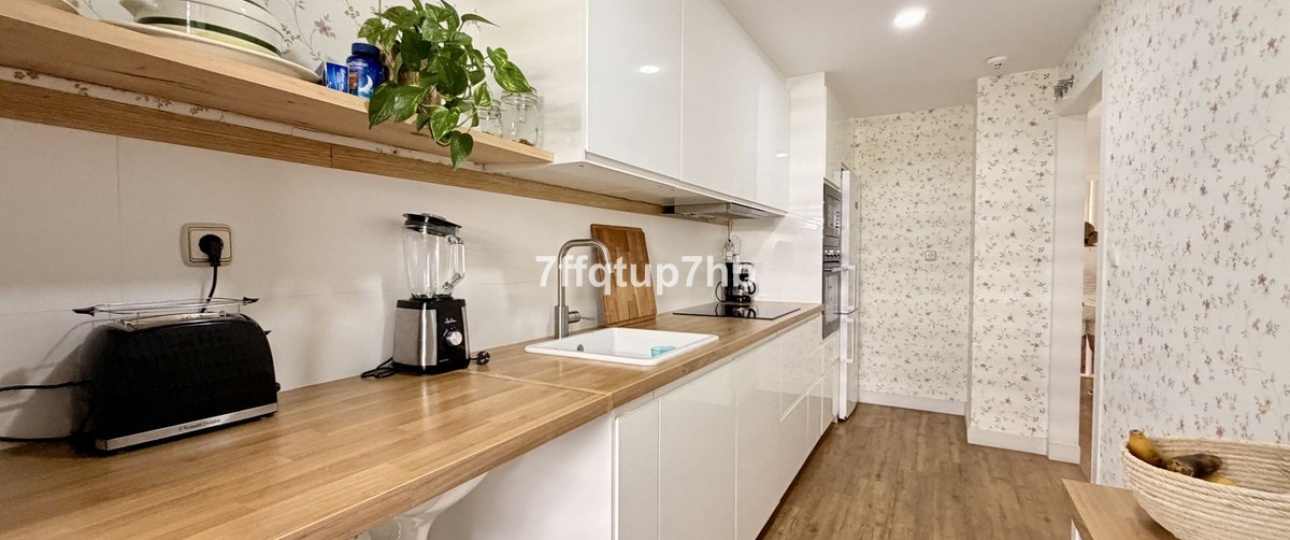 Resale - apartment - Estepona - Estepona Centro