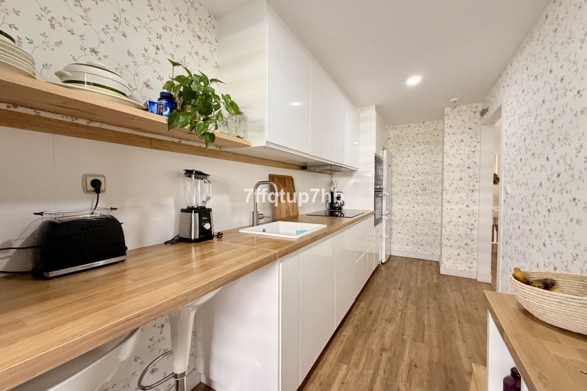 Resale - apartment - Estepona - Estepona Centro