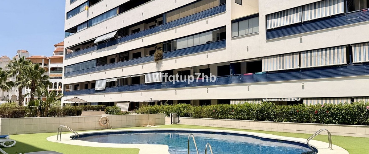 Resale - apartment - Estepona - Estepona Centro