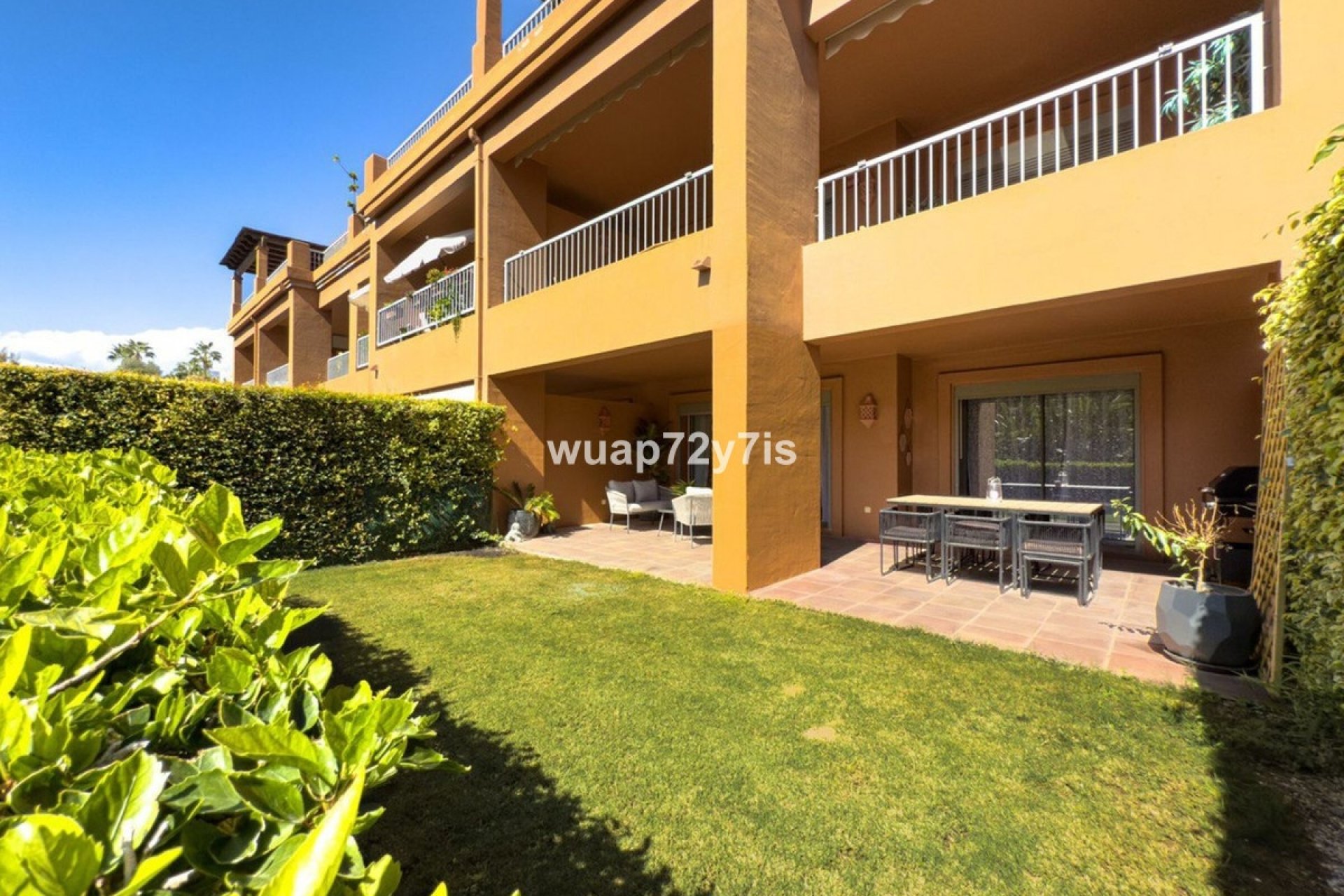 Resale - apartment - Estepona - Estepona Centro