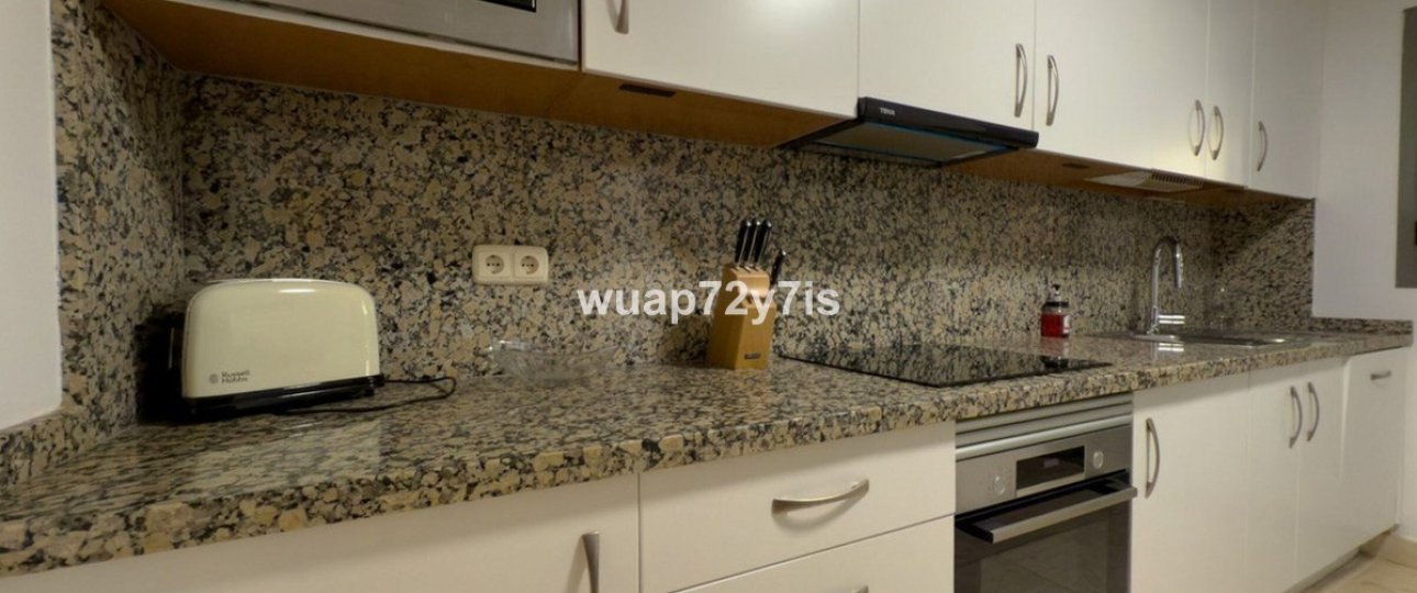 Resale - apartment - Estepona - Estepona Centro
