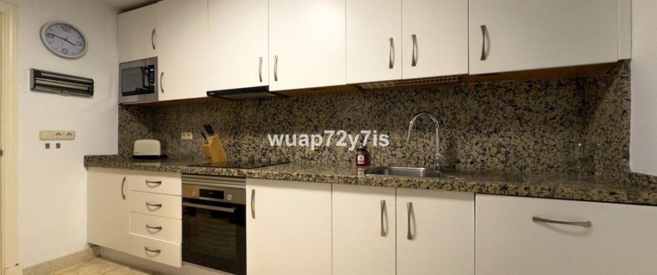 Resale - apartment - Estepona - Estepona Centro