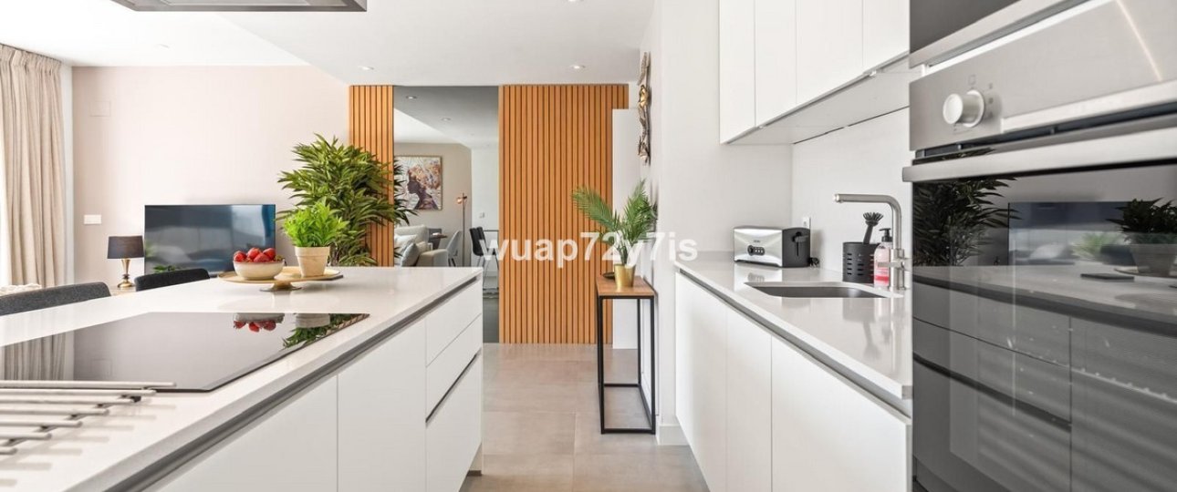 Resale - apartment - Estepona - Estepona Centro