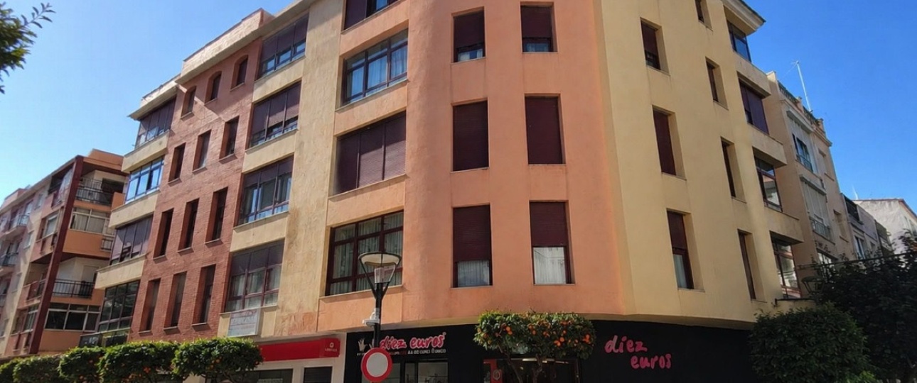 Resale - apartment - Estepona - Estepona Centro