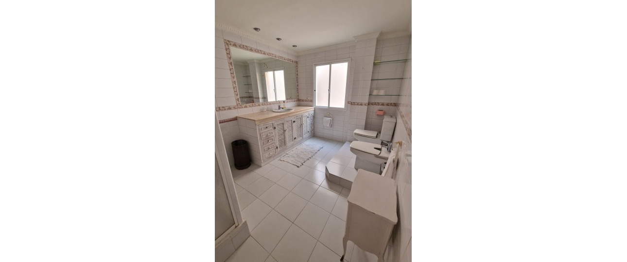 Resale - apartment - Estepona - Estepona Centro