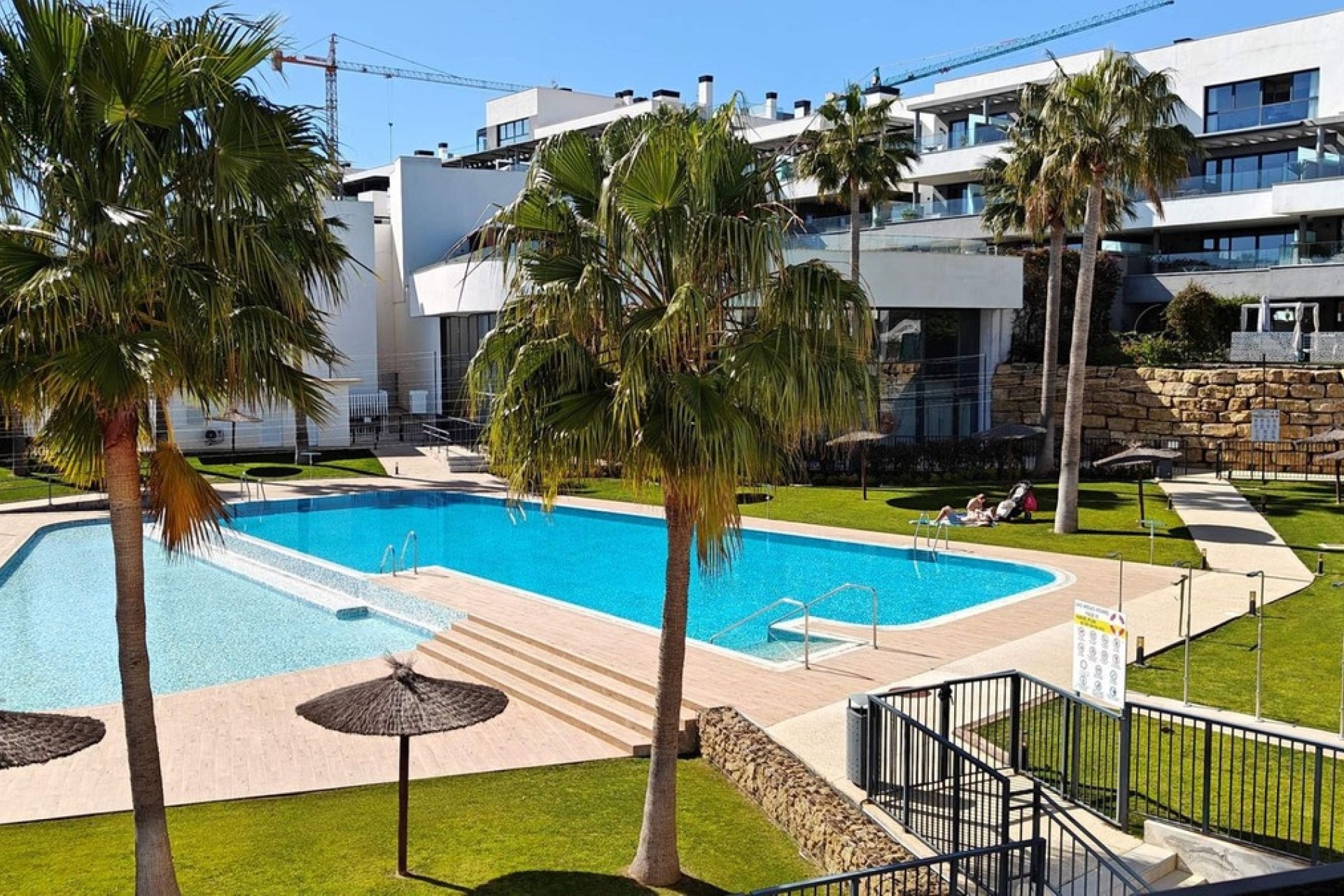 Resale - apartment - Estepona - Estepona Centro