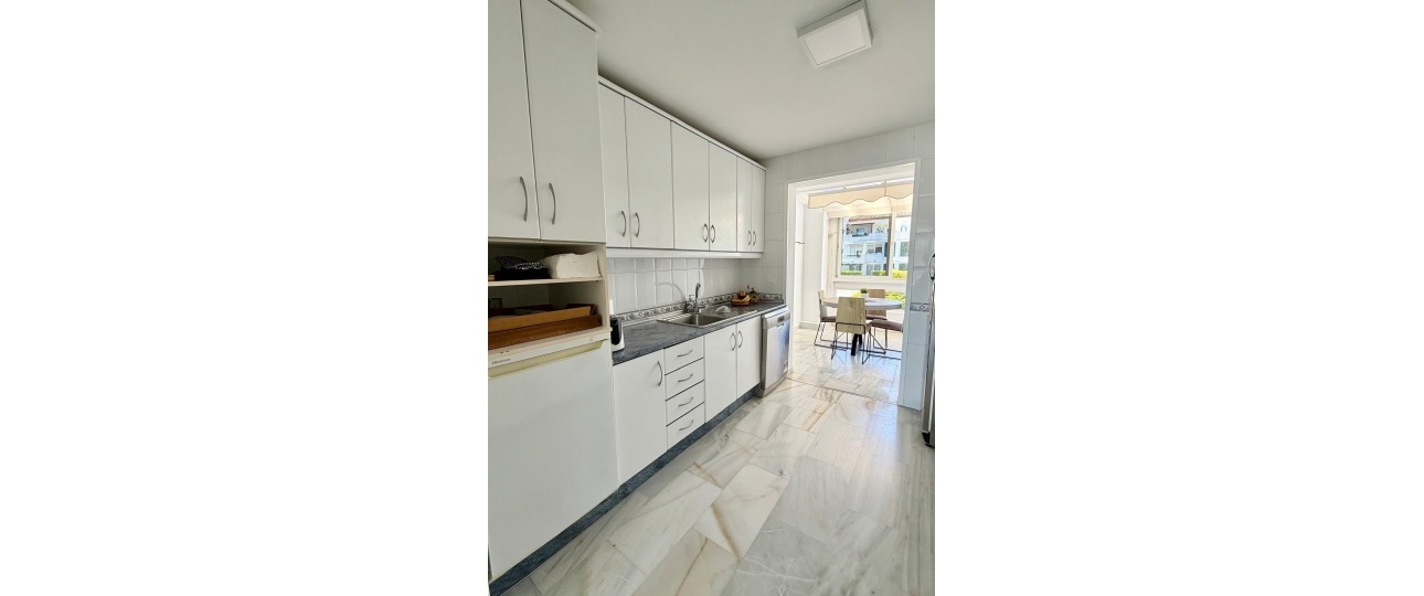 Resale - apartment - Estepona - Estepona Centro