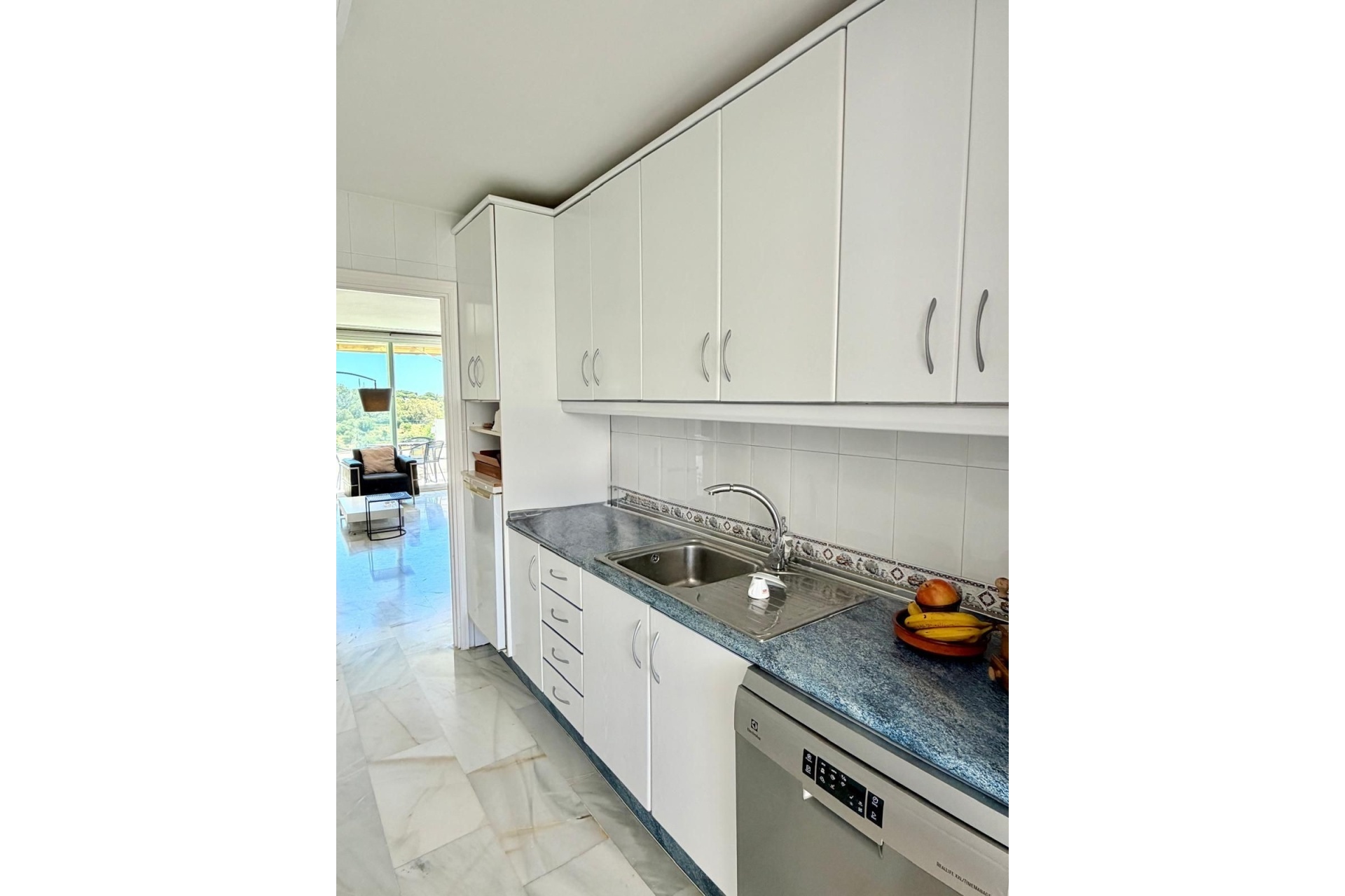 Resale - apartment - Estepona - Estepona Centro