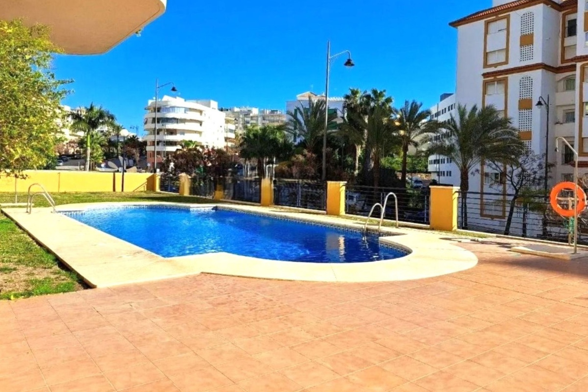 Resale - apartment - Estepona - Estepona Centro