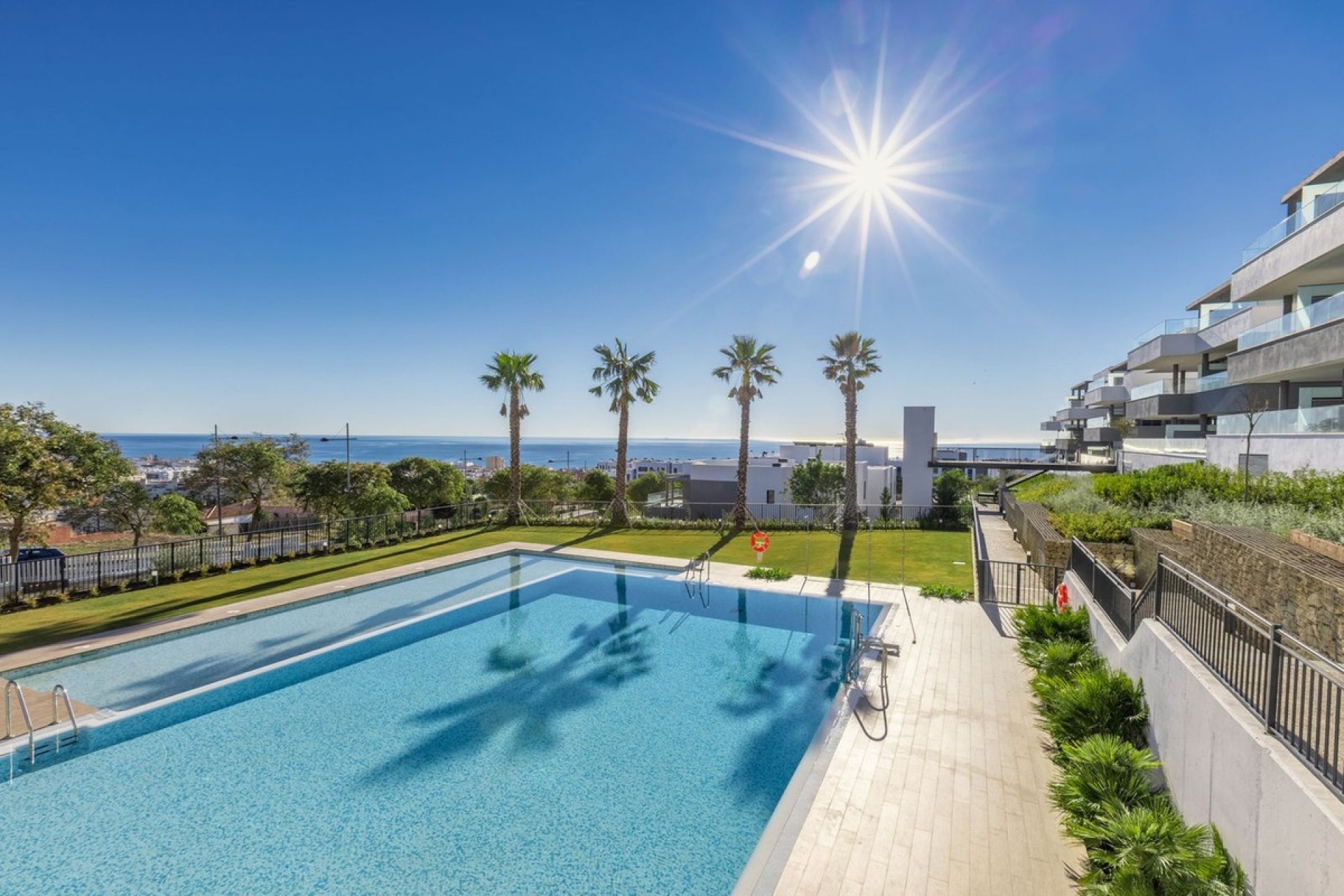 Resale - apartment - Estepona - Estepona Centro