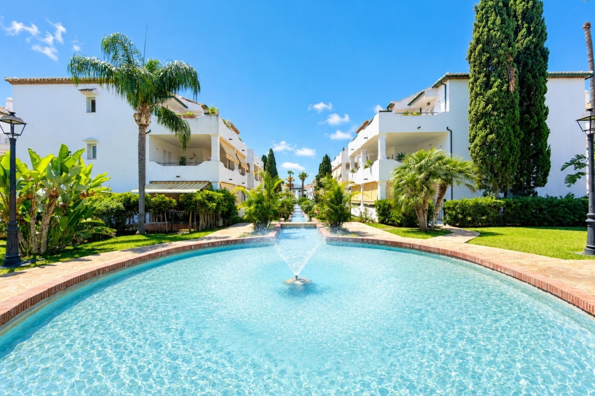 Resale - apartment - Estepona - Estepona Centro