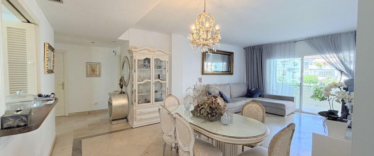 Resale - apartment - Estepona - Estepona Centro