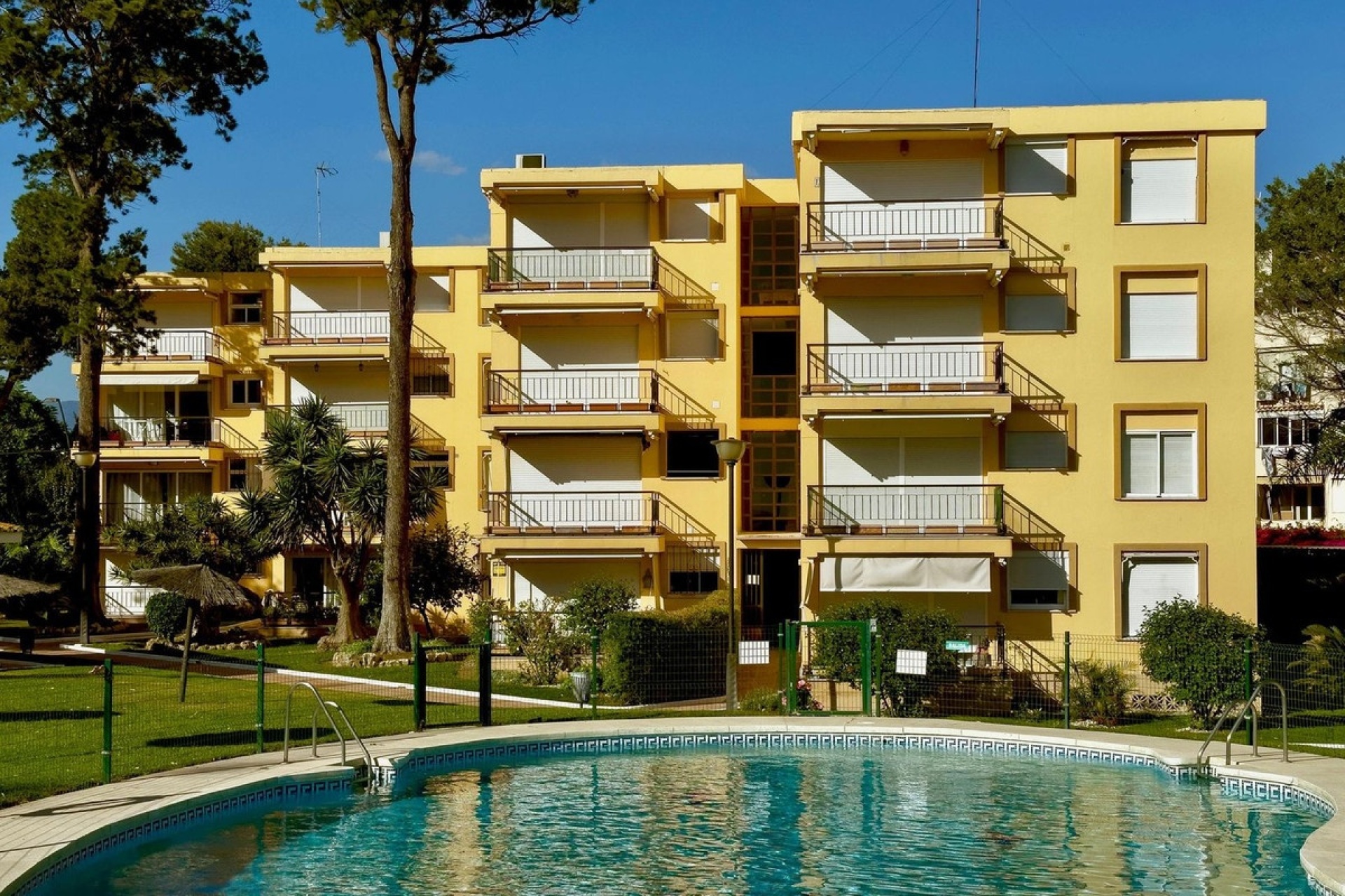 Resale - apartment - Estepona - Estepona Centro