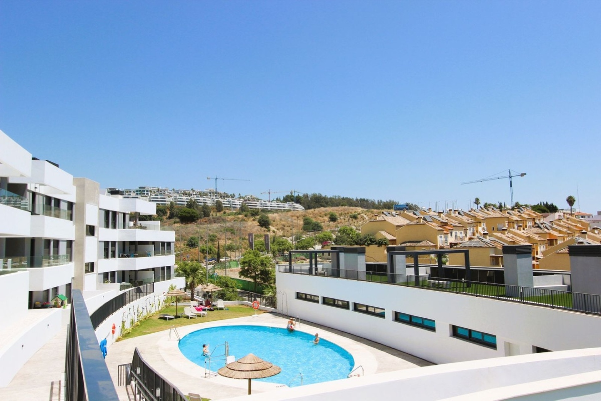 Resale - apartment - Estepona - Estepona Centro