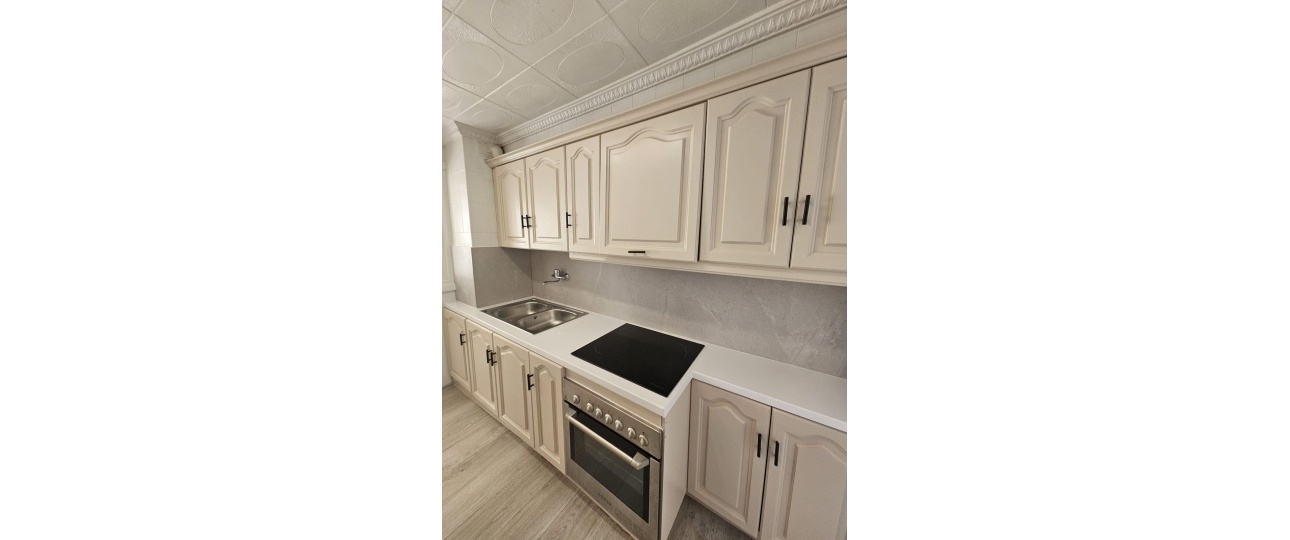 Resale - apartment - Estepona - Estepona Centro