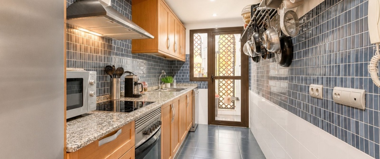 Resale - apartment - Estepona - Estepona Centro