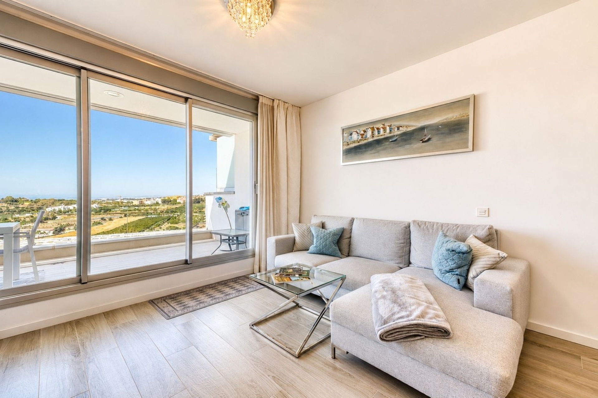 Resale - apartment - Estepona - Estepona Centro
