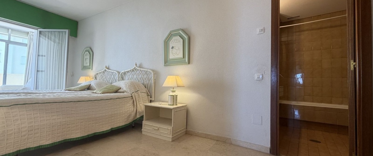 Resale - apartment - Estepona - Estepona Centro