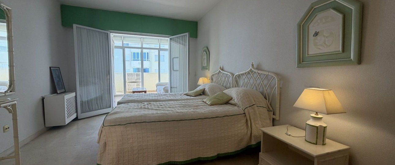 Resale - apartment - Estepona - Estepona Centro