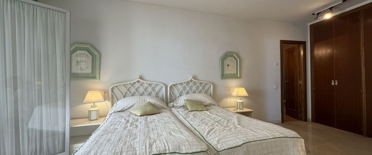 Resale - apartment - Estepona - Estepona Centro