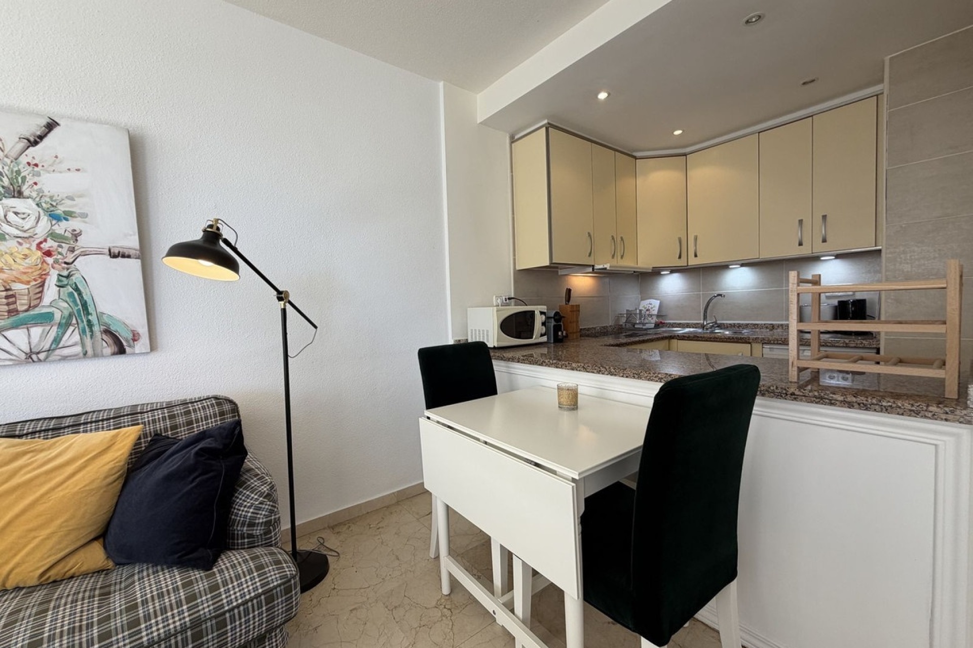 Resale - apartment - Estepona - Estepona Centro