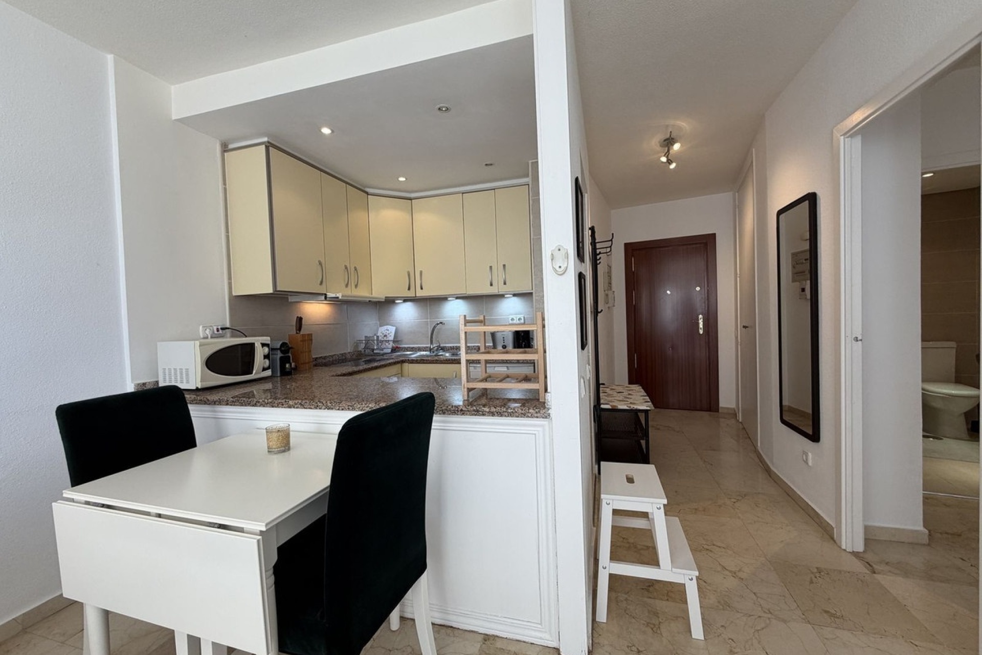 Resale - apartment - Estepona - Estepona Centro